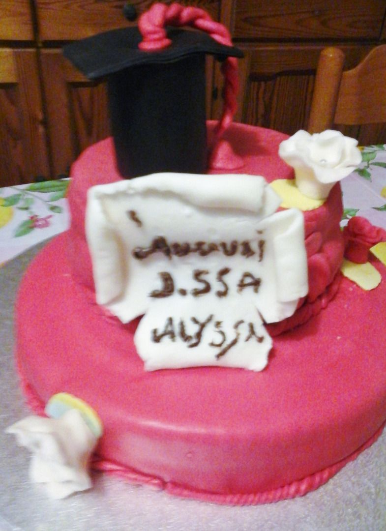 immagine post torta di laurea